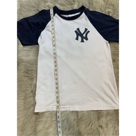 Majestic NY Yankees #2 Derek Jeter tshirt - Picture 5 of 9